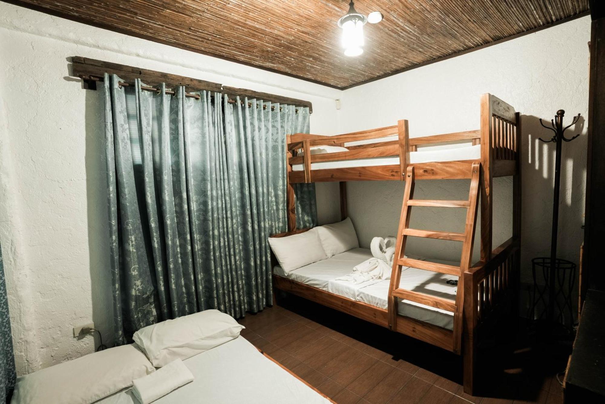 Casa De Celestina Private Resort Silang ภายนอก รูปภาพ